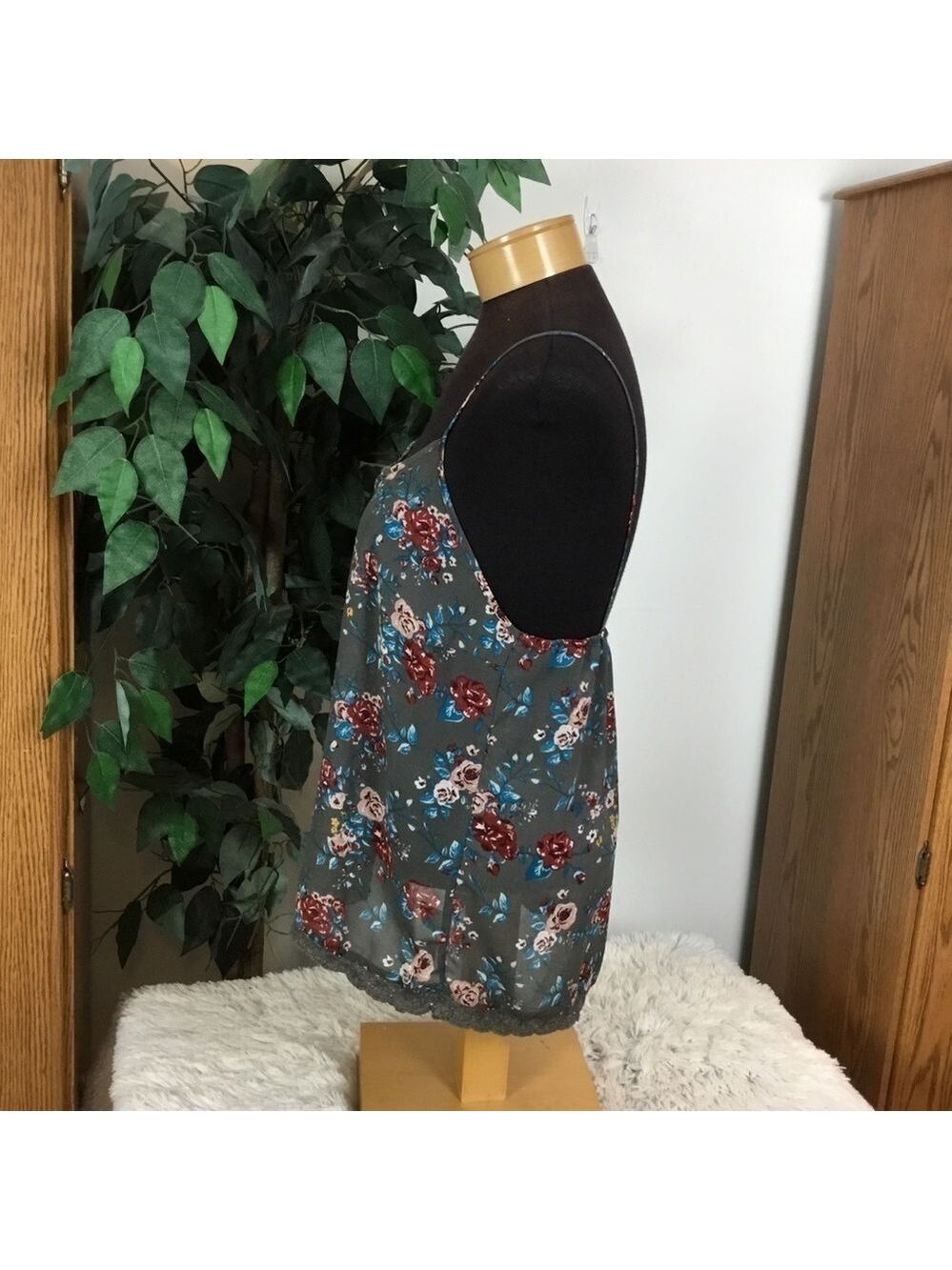 SELF Esteem XL semi sheer floral cami with crochet details - Picture 12 of 12
